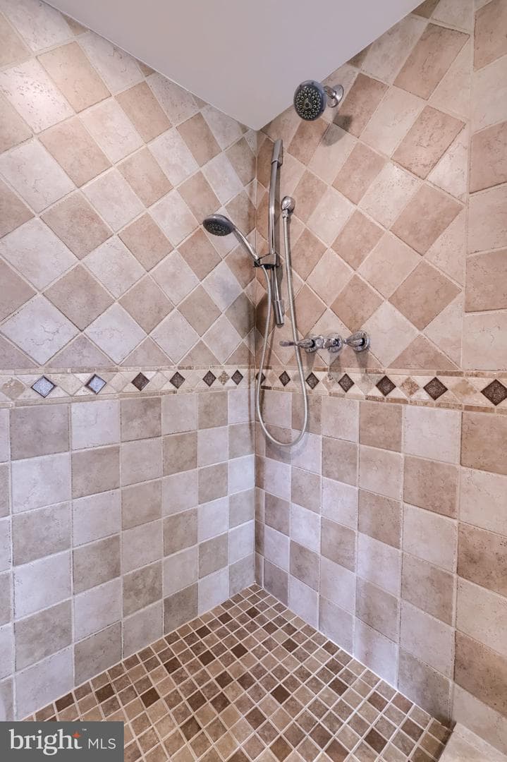 100 Glossbrenner Ave L-0003 photo 64