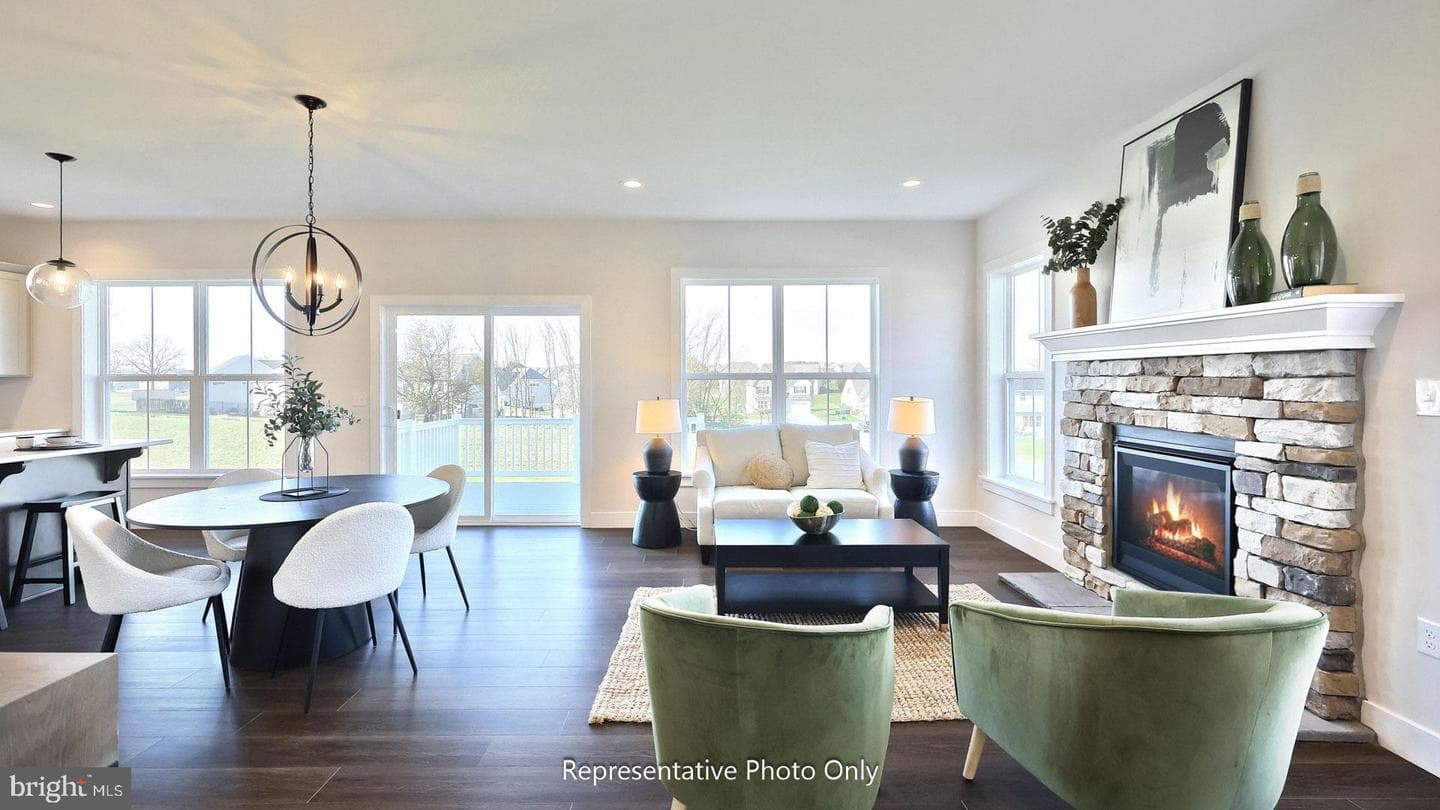 52 Canterbury Lane photo 4