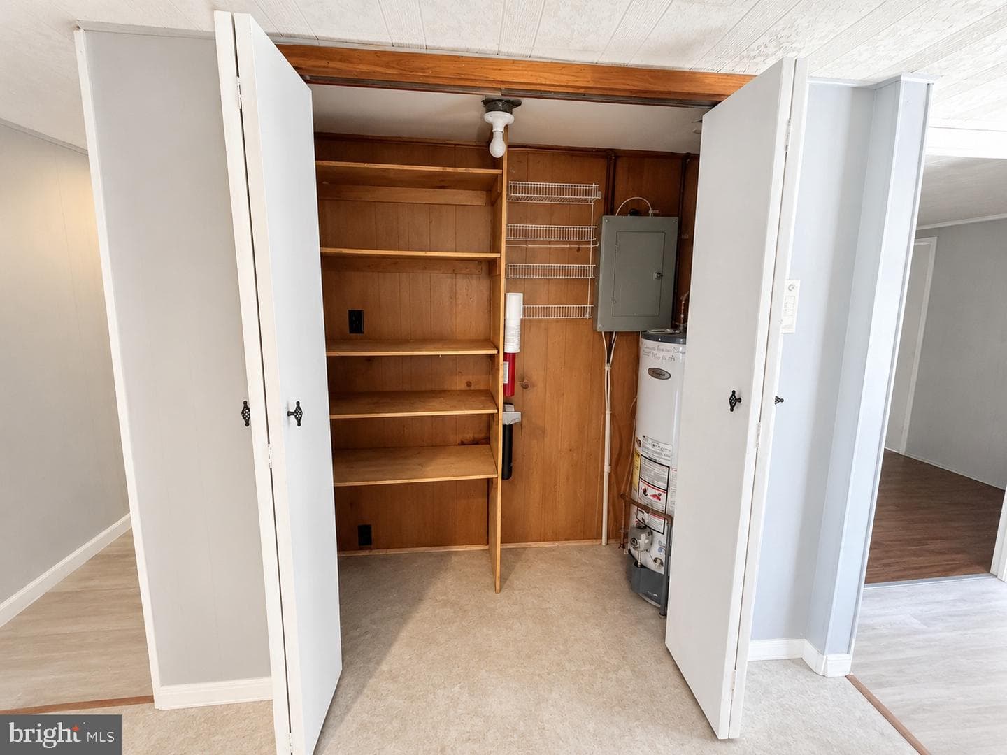 402 Noble Street photo 16
