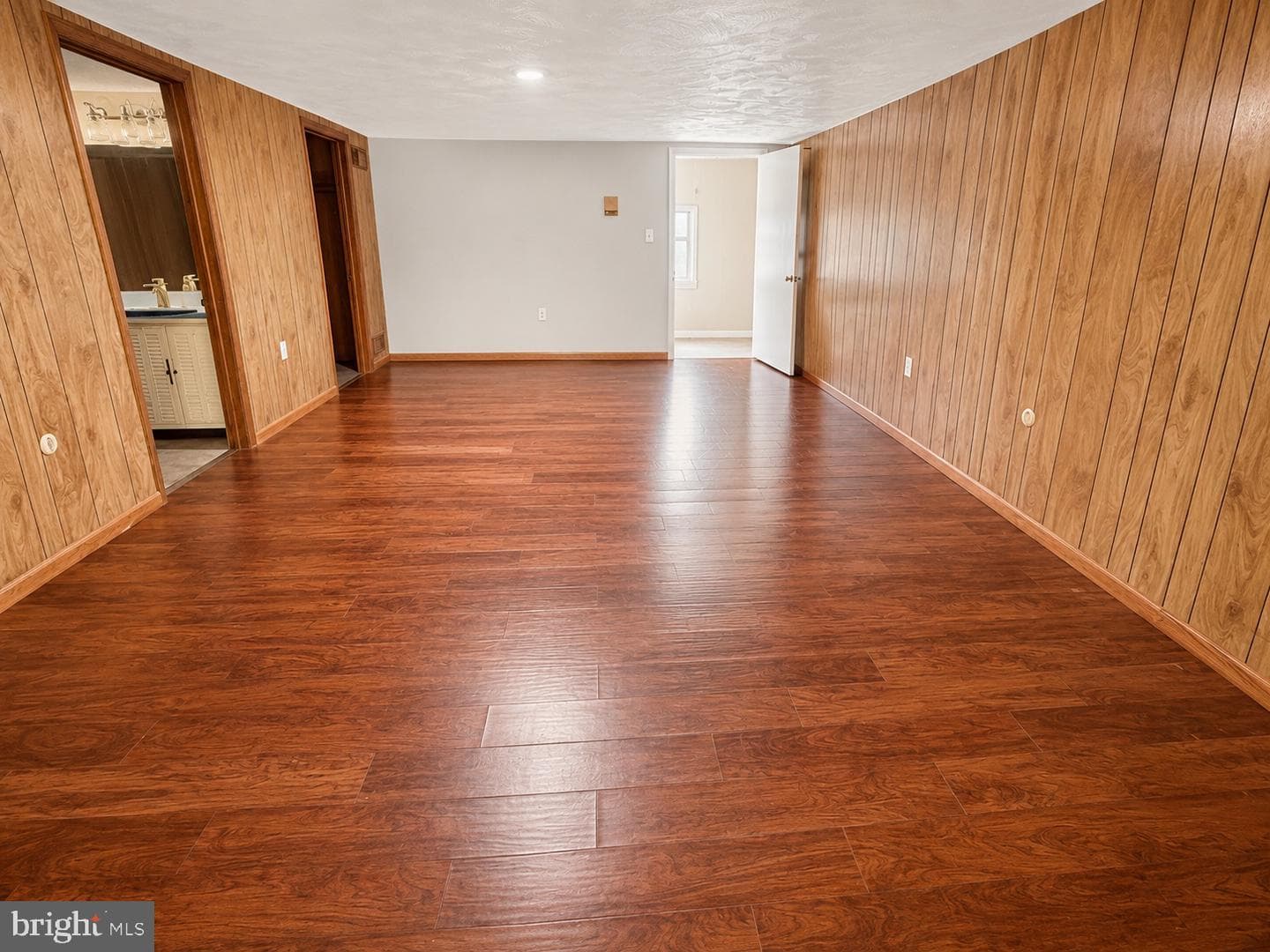 402 Noble Street photo 22