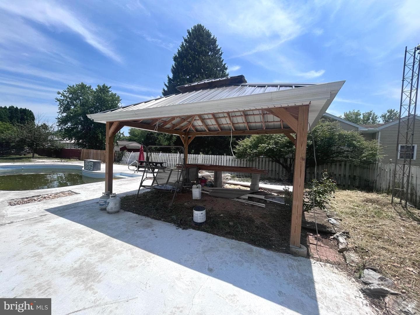 402 Noble Street photo 35