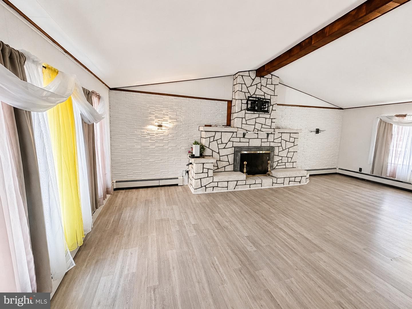 402 Noble Street photo 6