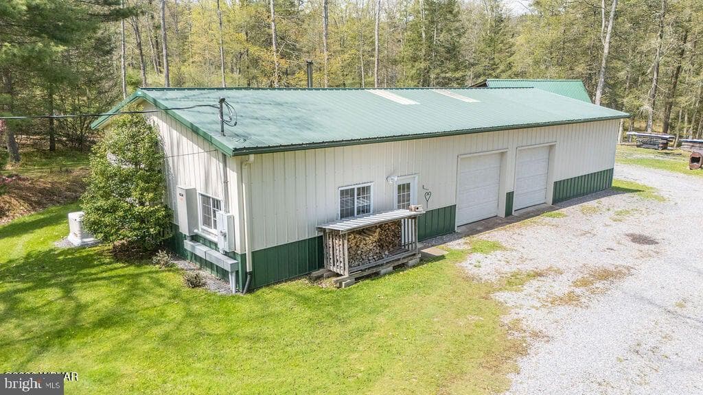 2270 Pine Tree Road photo 16