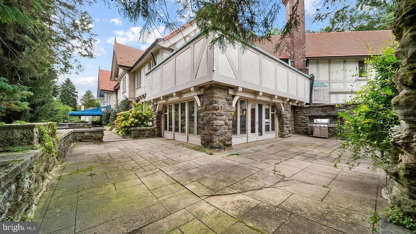 1717 Woodland Road photo 105