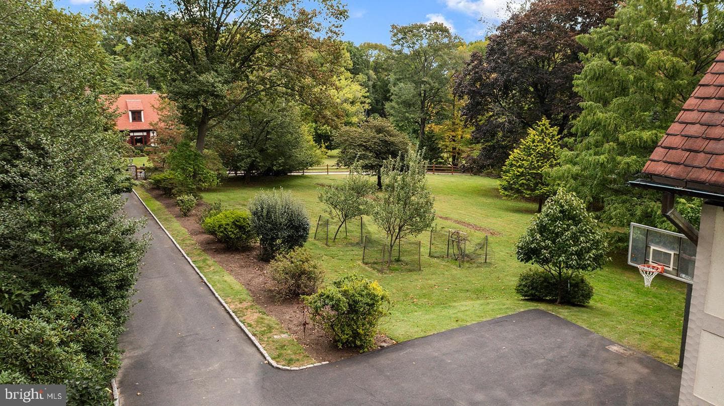 1717 Woodland Road photo 129