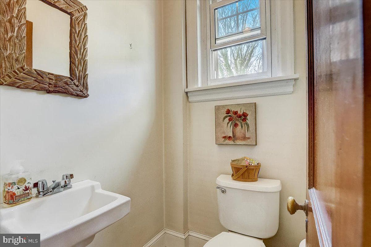 1525 Limekiln Pike photo 17
