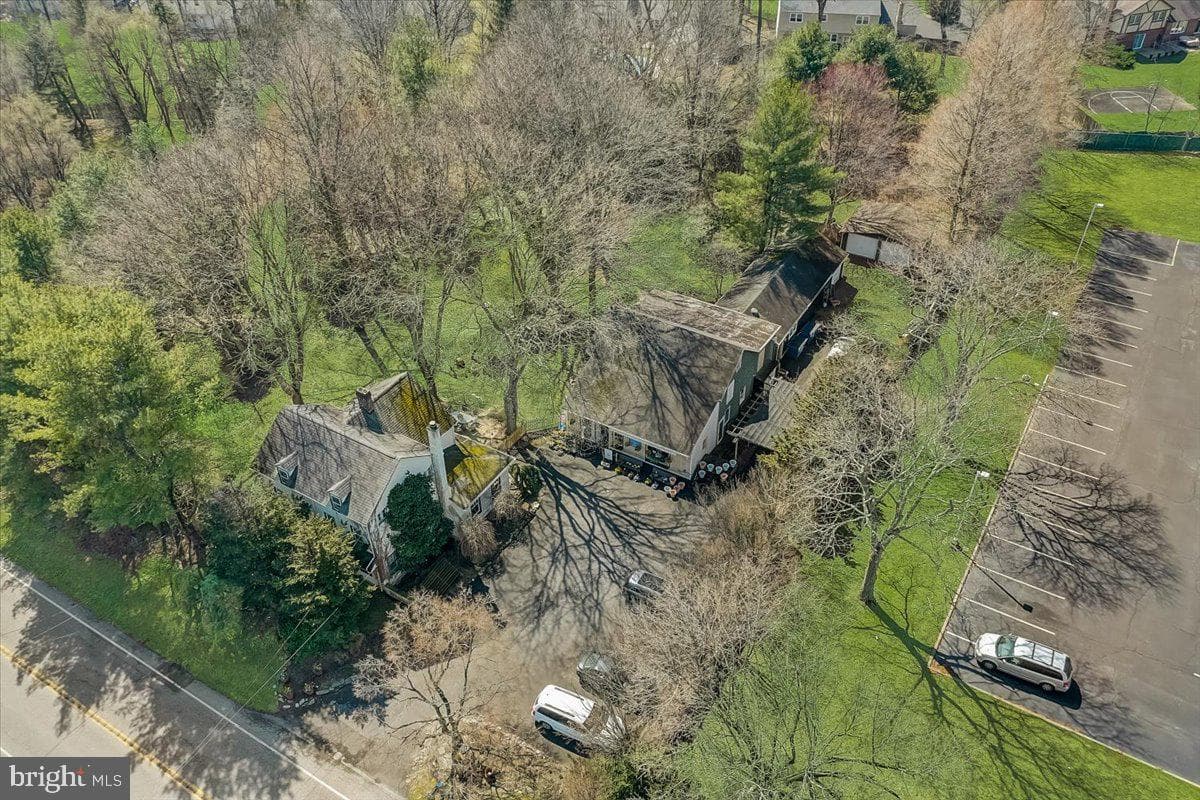 1525 Limekiln Pike photo 49