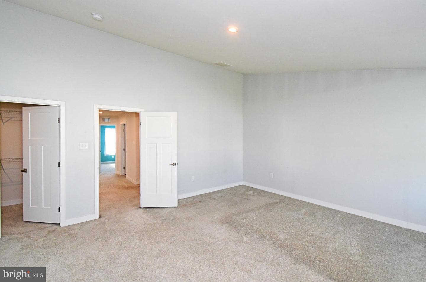 8043 Milltown Circle photo 32