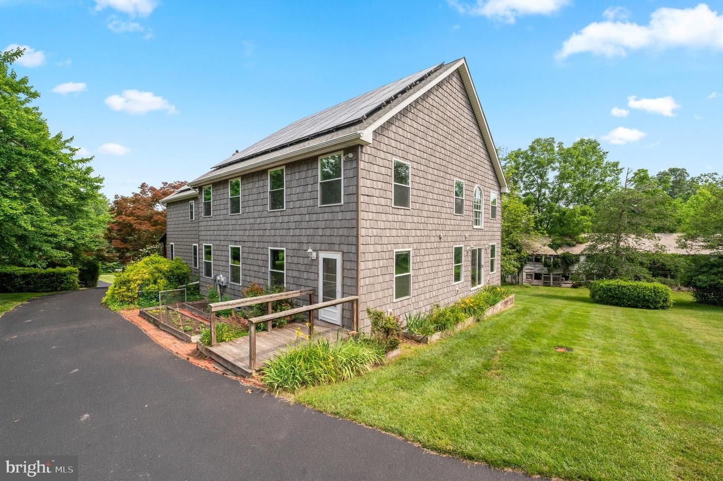 38 S Grange Avenue photo 2