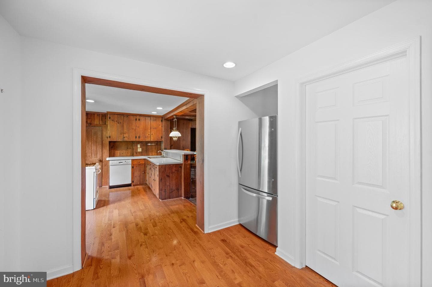 38 S Grange Avenue photo 26