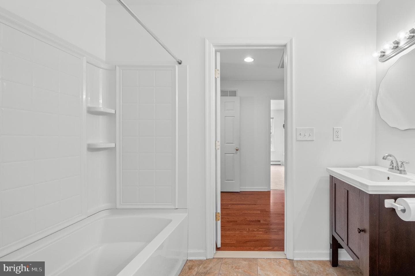 38 S Grange Avenue photo 37