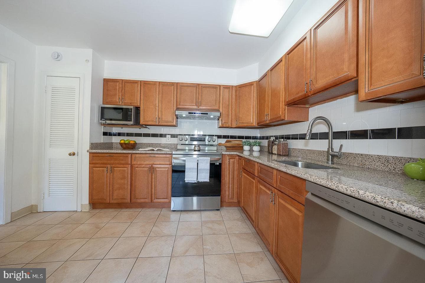 161 Lantern Lane photo 16