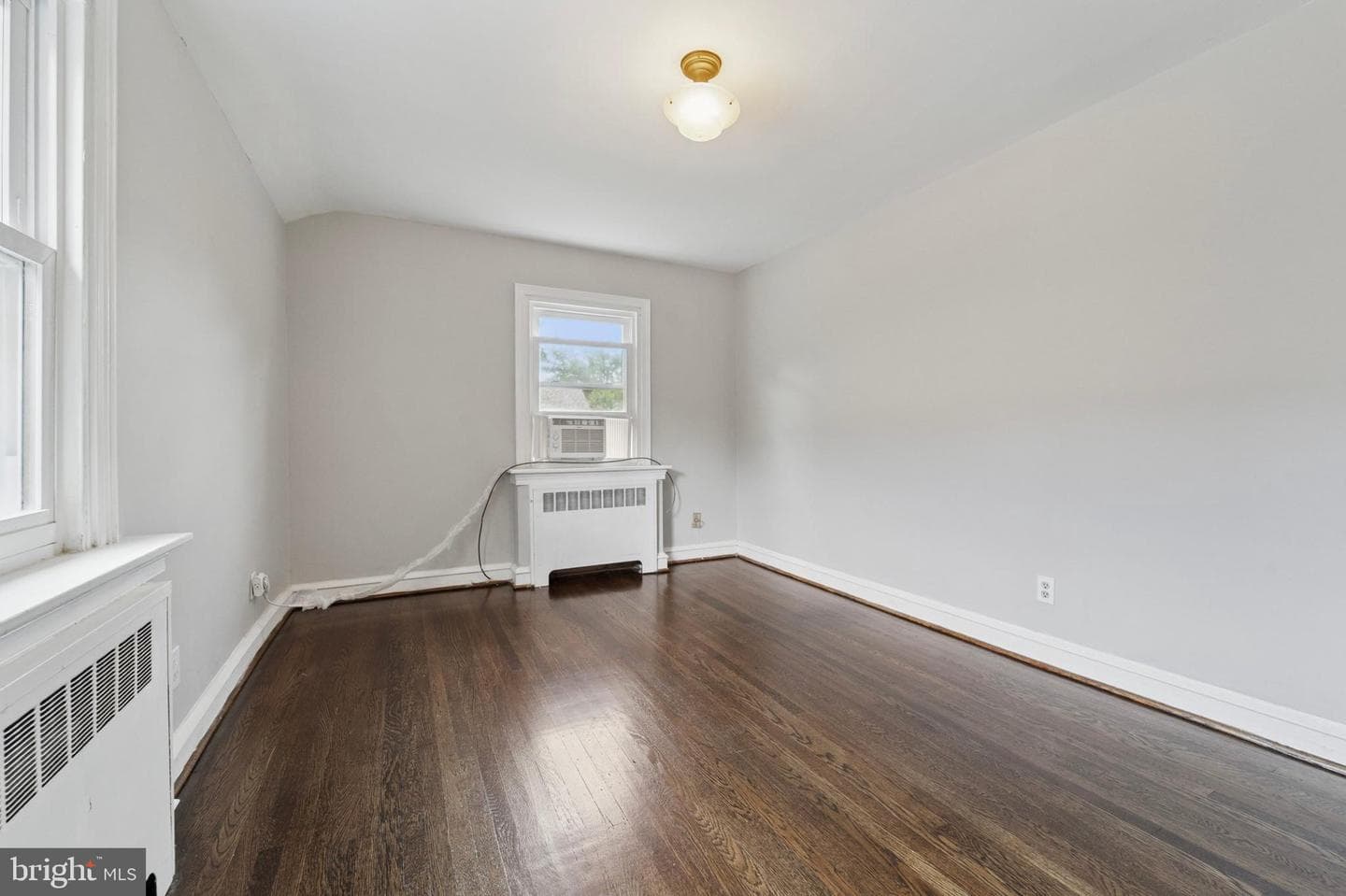 8427 Limekiln Pike photo 18