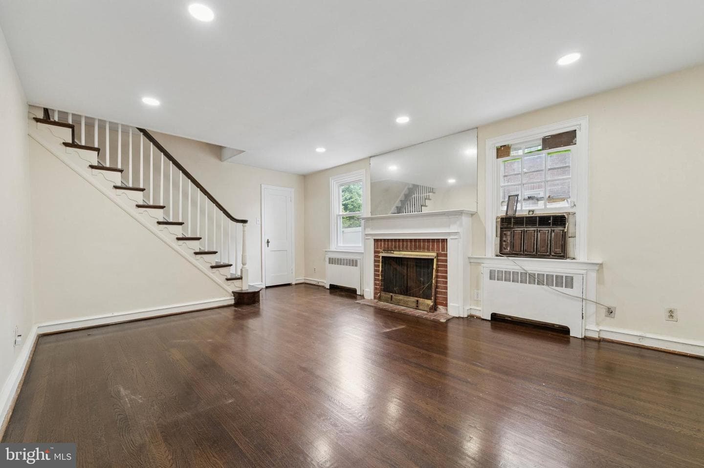 8427 Limekiln Pike photo 4
