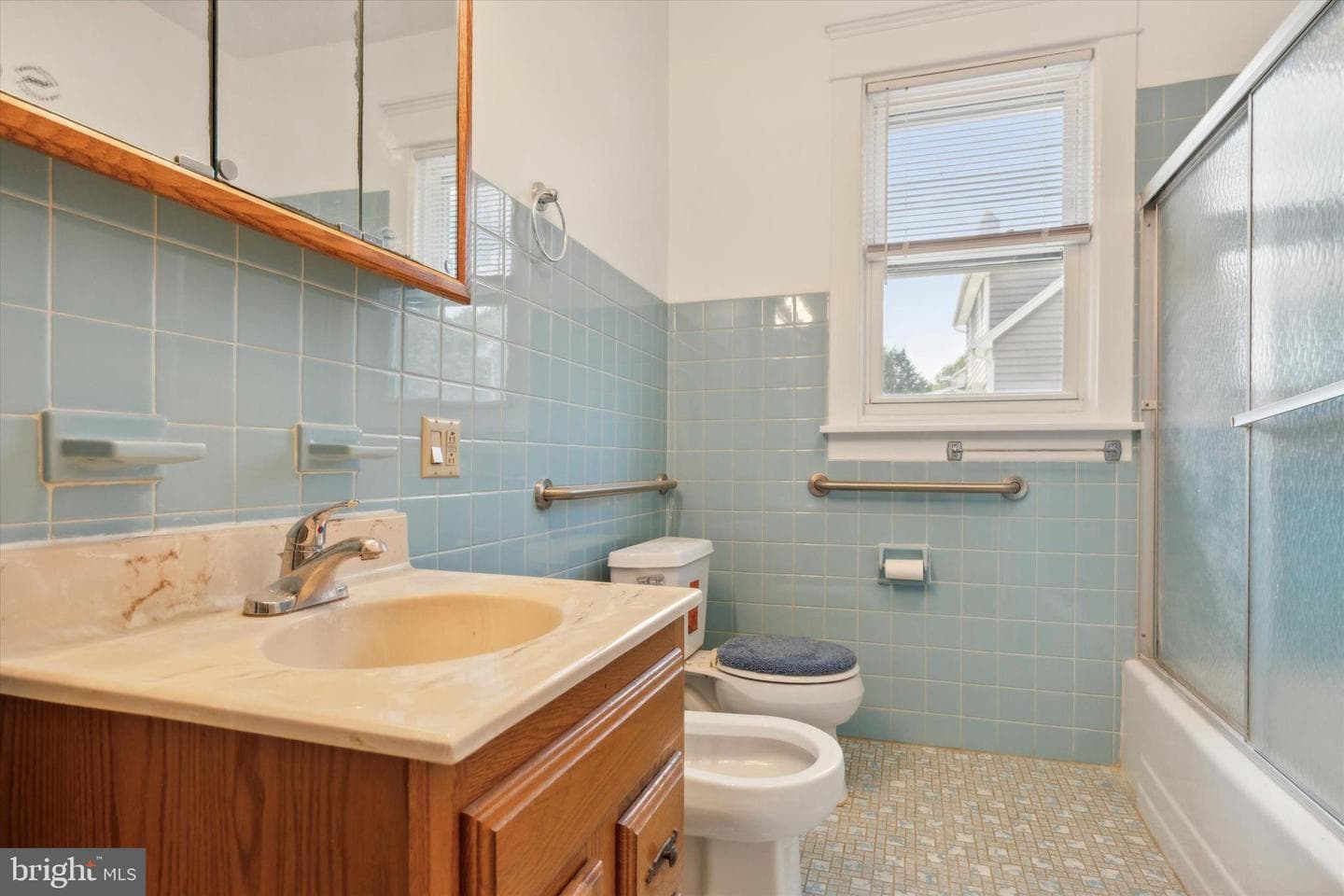 28 Grove Avenue photo 12