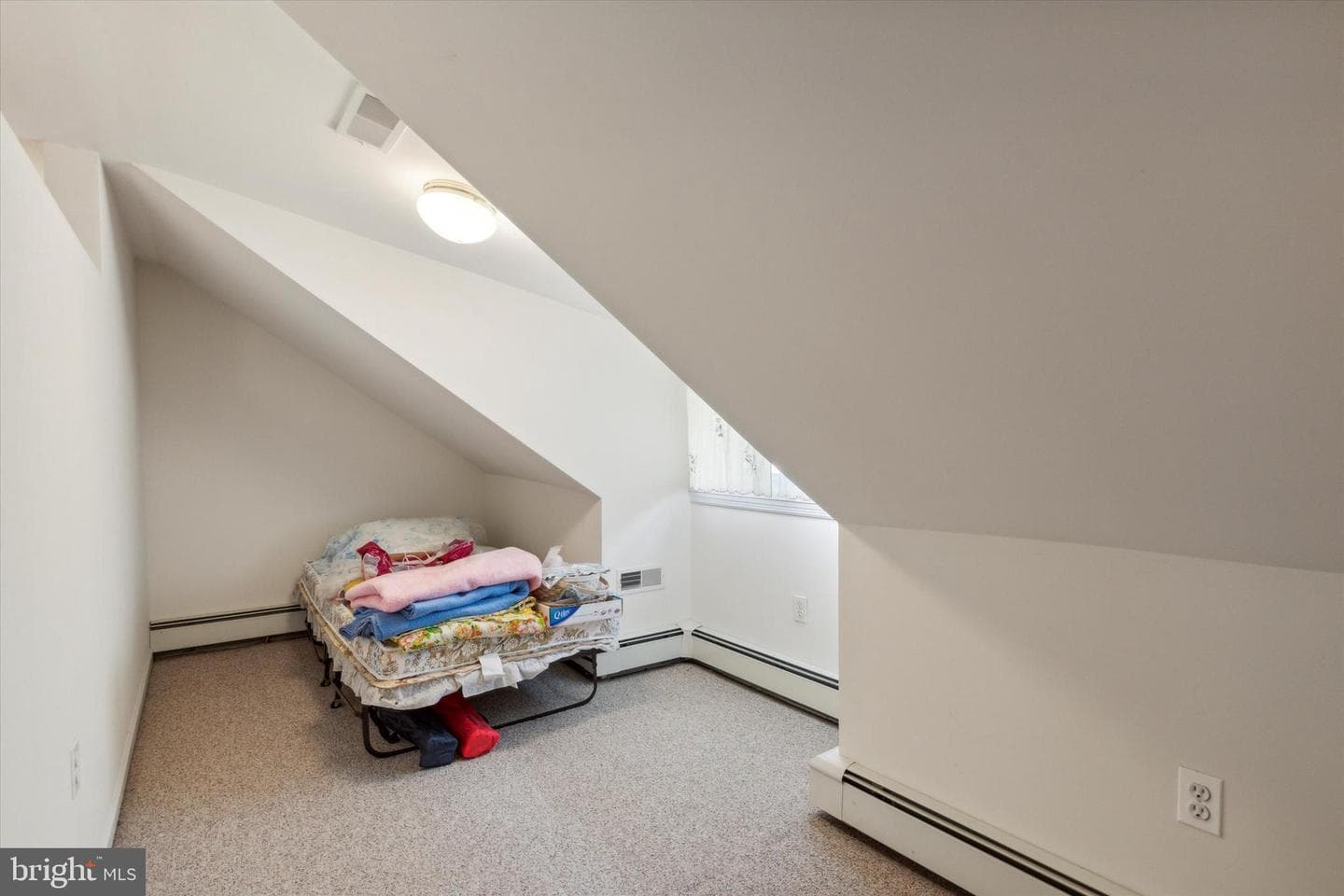 28 Grove Avenue photo 19