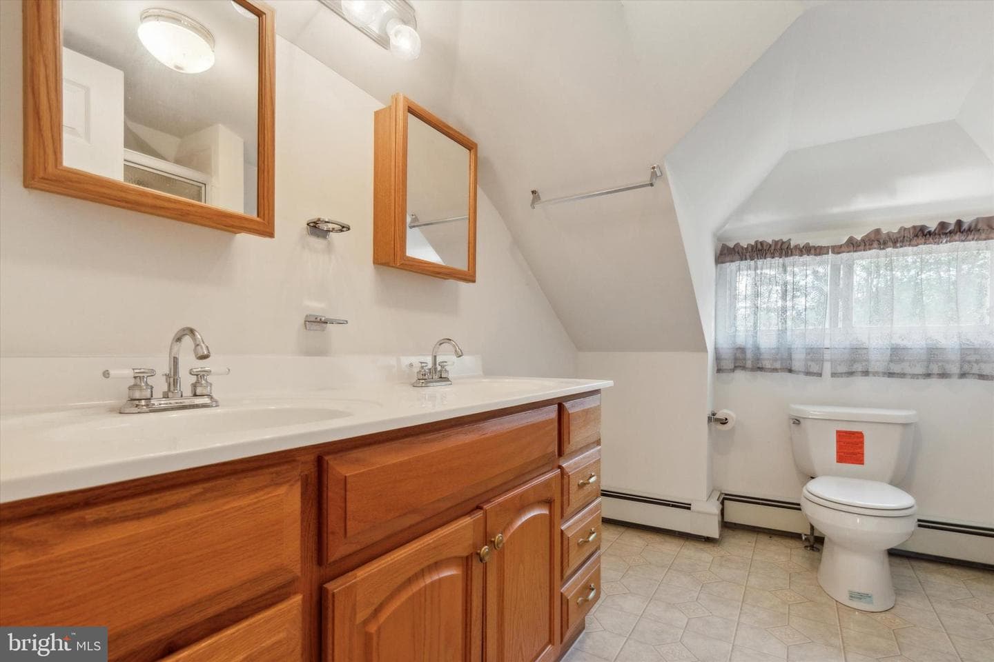 28 Grove Avenue photo 21