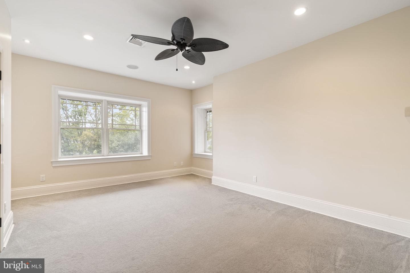 662 S Highland Avenue photo 41