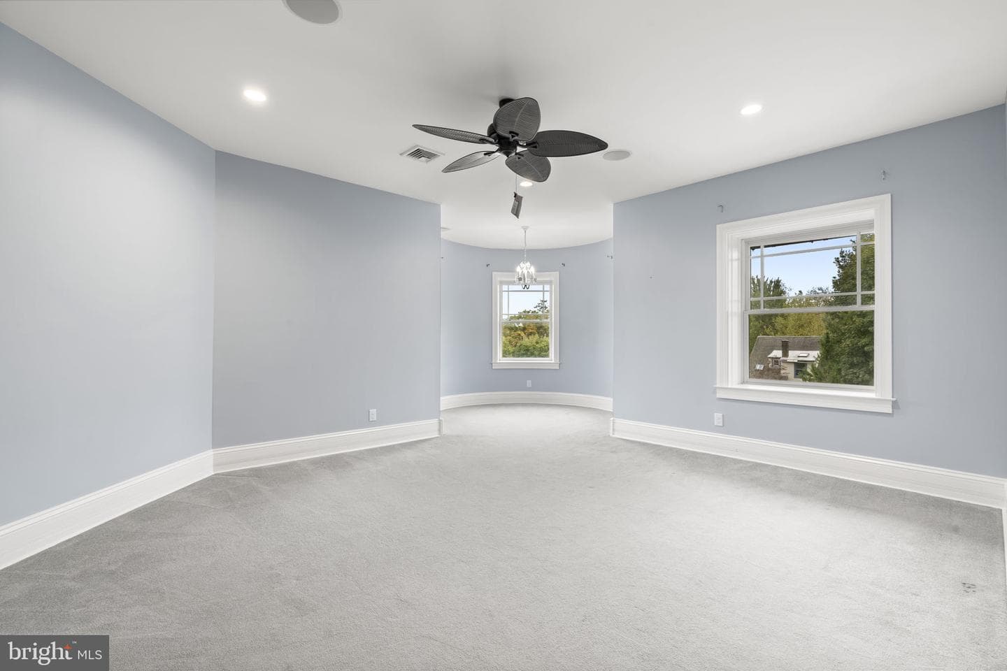 662 S Highland Avenue photo 42