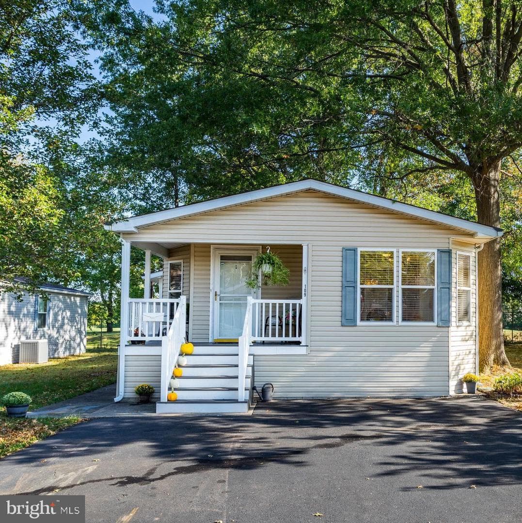 109 Hickory Drive photo 3