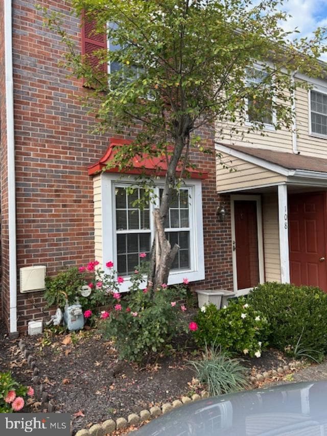 108 Brookwood Drive photo 2