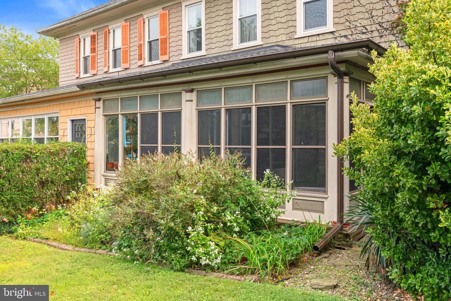 1635 Spring Avenue photo 4