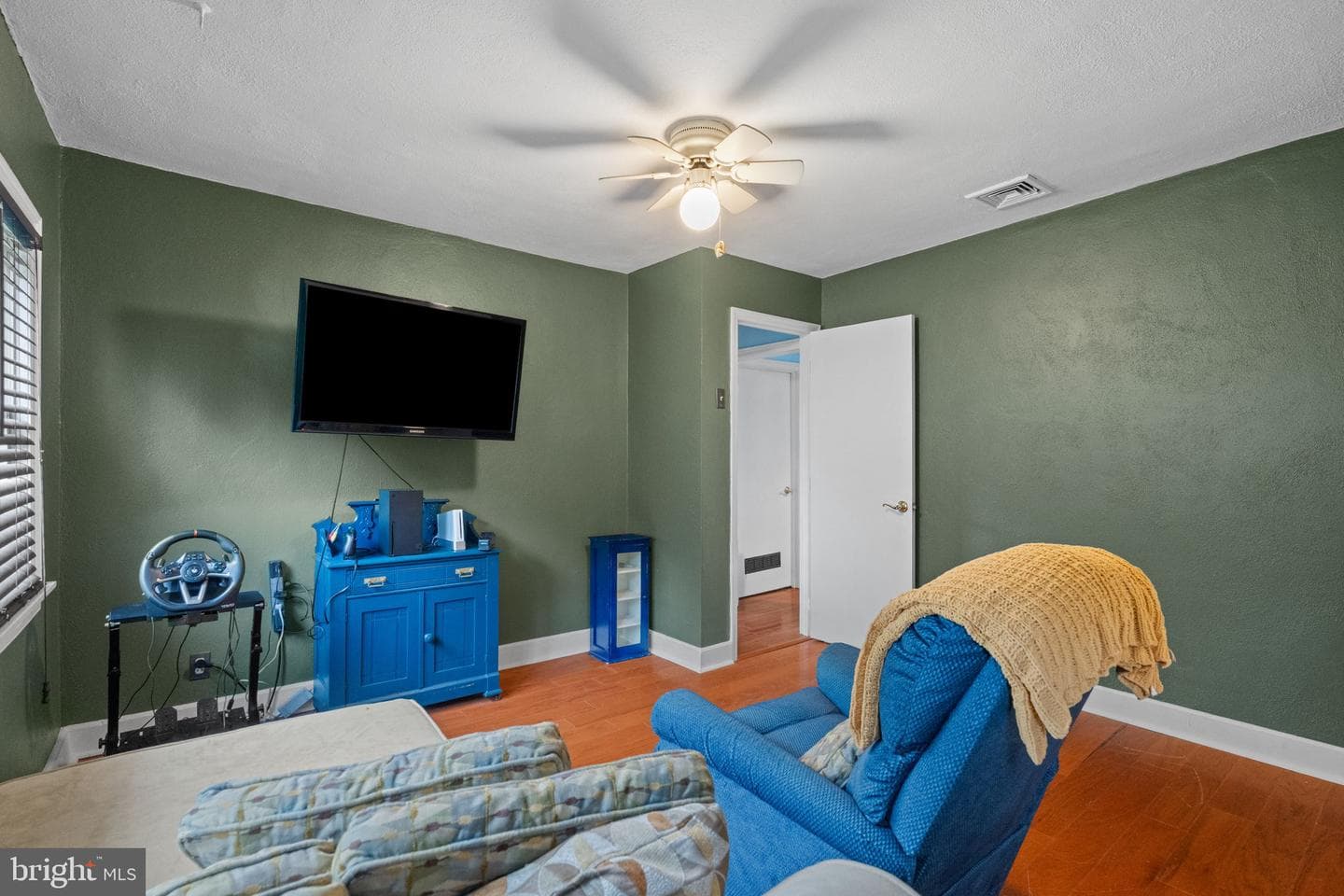 1635 Spring Avenue photo 64