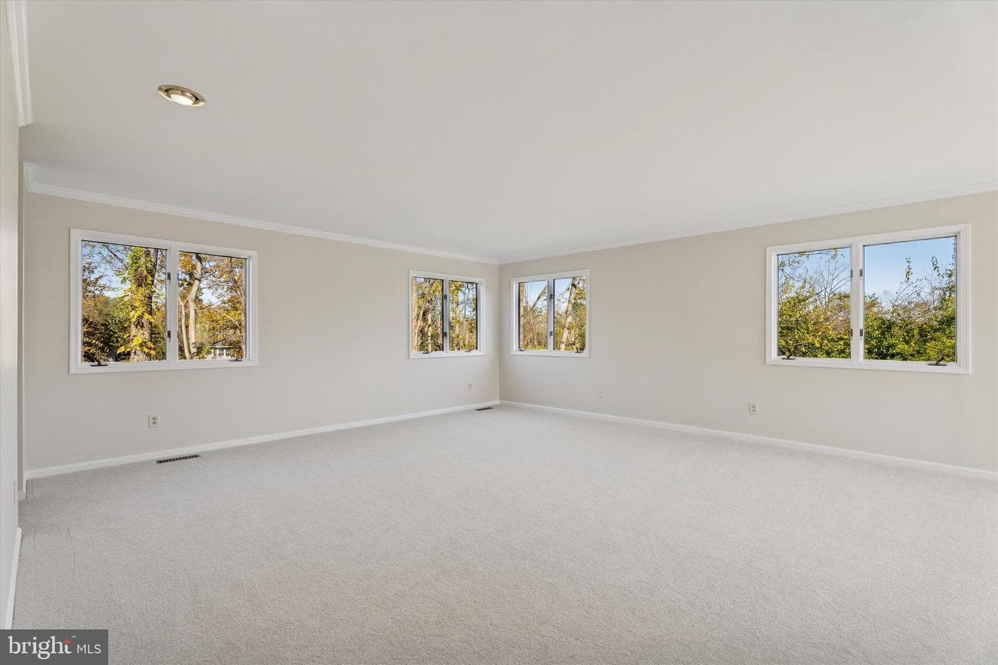 1377 Tanglewood Drive photo 17