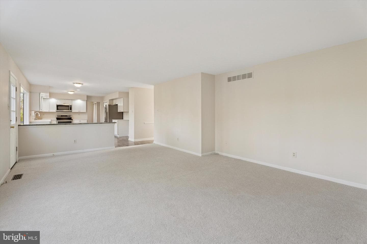 1377 Tanglewood Drive photo 8