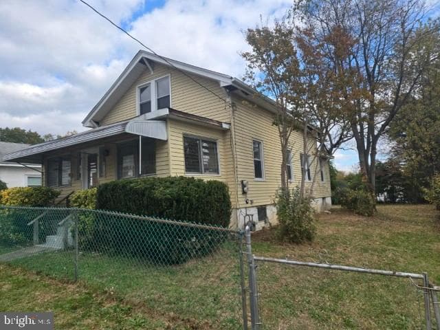 1677 Fairview Avenue photo 2