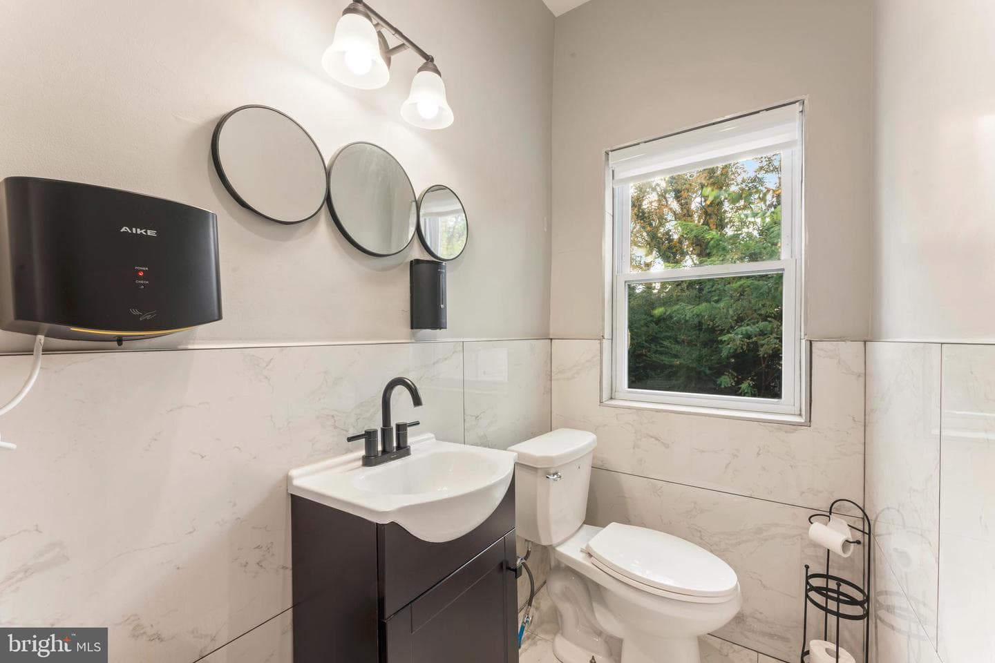 1339 Wheatsheaf Lane photo 18