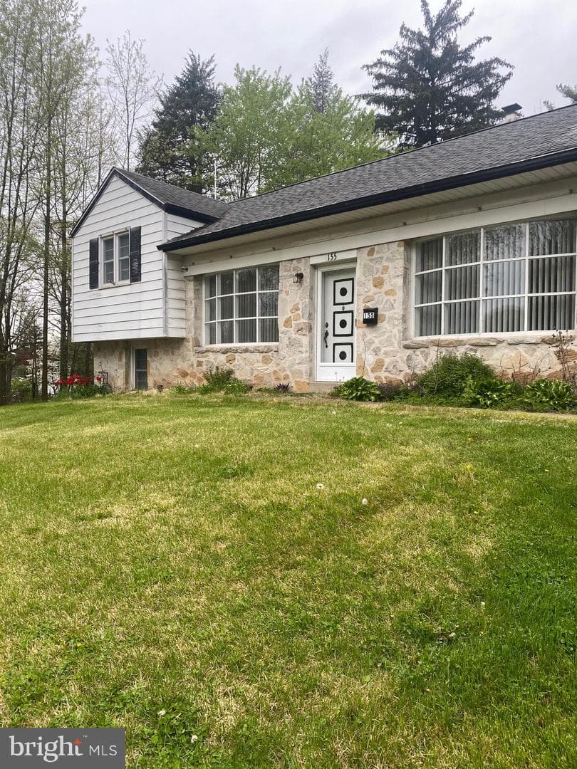 155 N Highland Ave, Jeffersonville