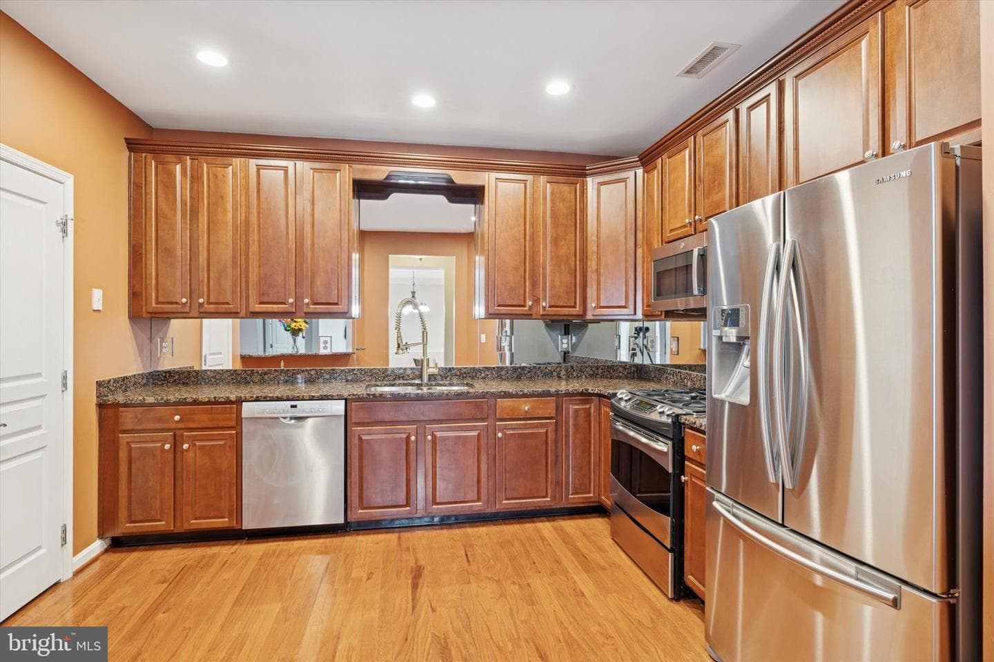 5403 Lilac Court photo 3