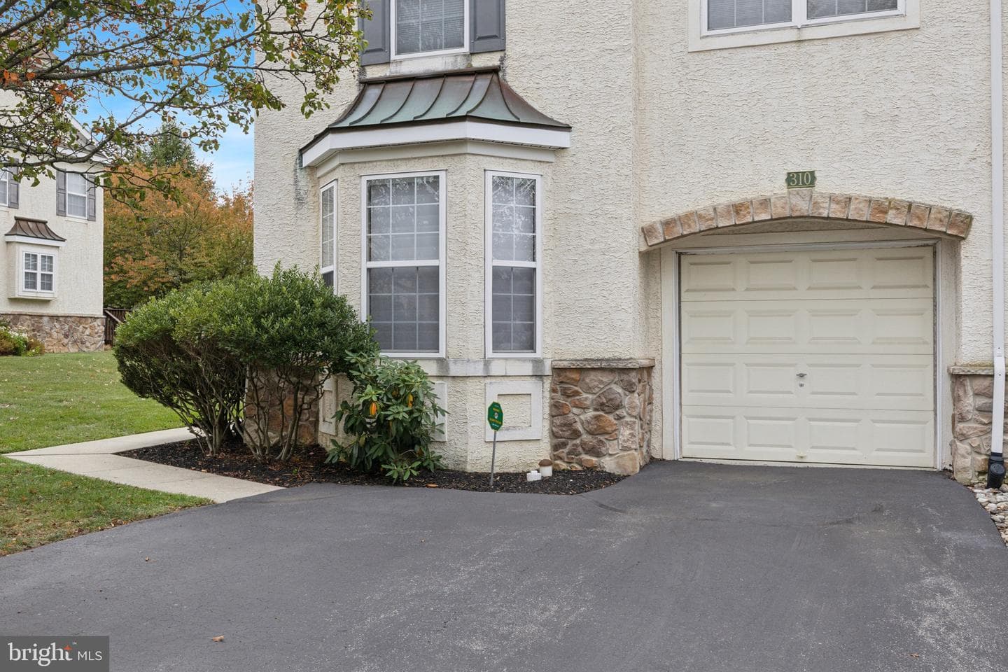 310 Rolling Hill Drive photo 2