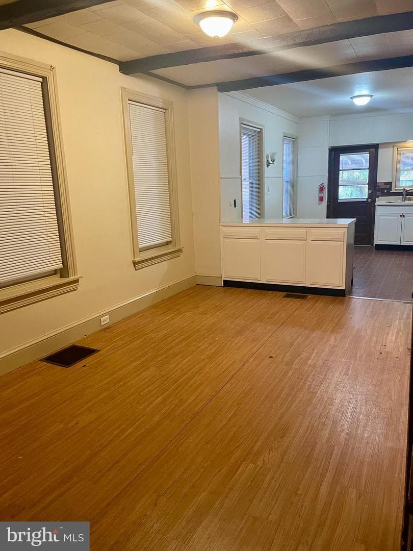 256 Beech Street photo 9