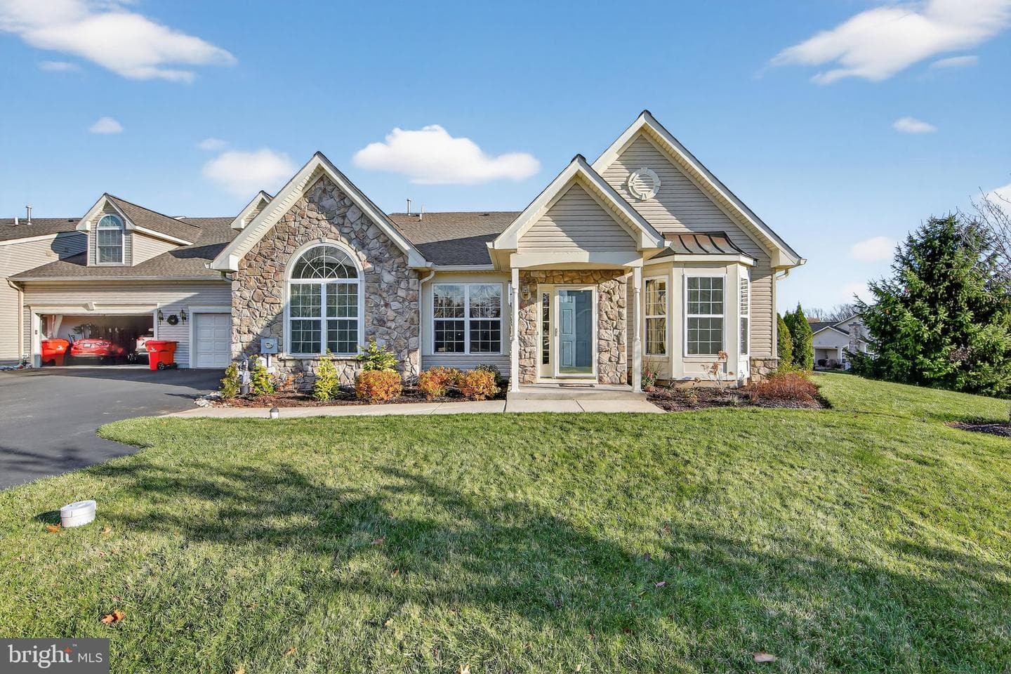 354 Calloway Court photo 2