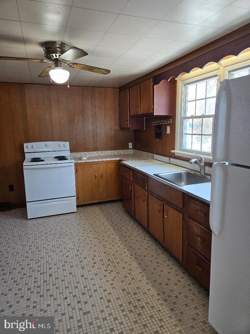 258 Garden Avenue photo 3
