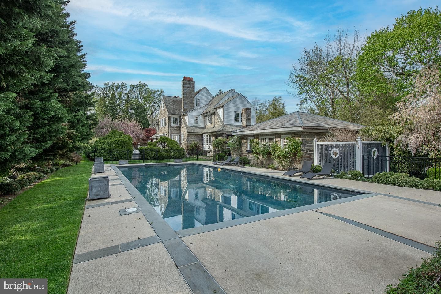 700 Hazelhurst Avenue photo 4