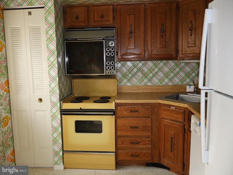 238 Glen Place #238 photo 8