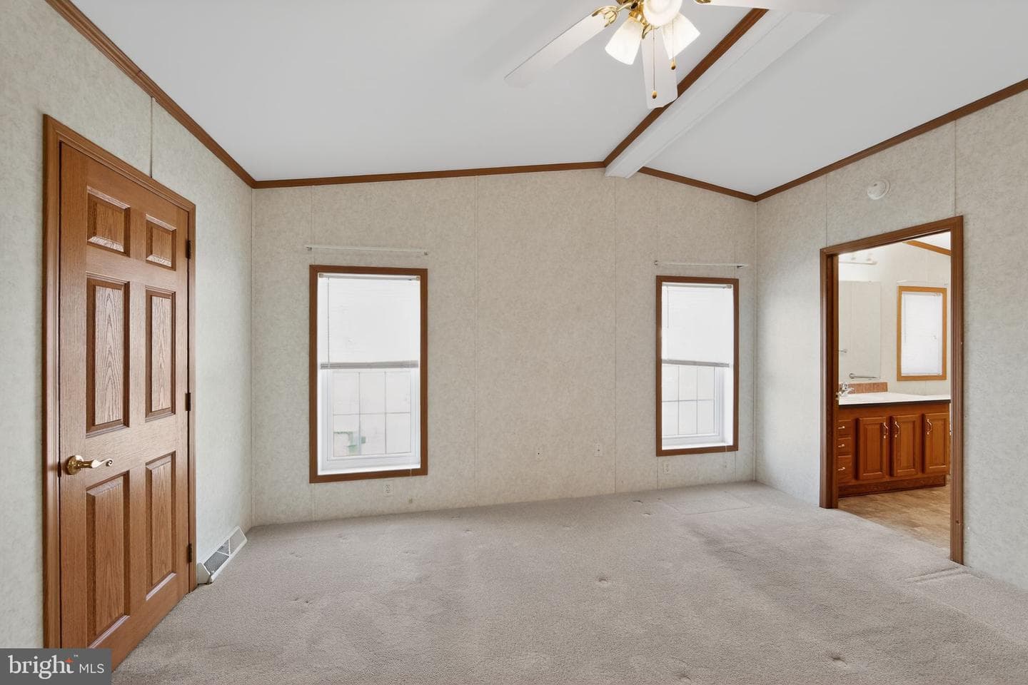 405 Village Way photo 16