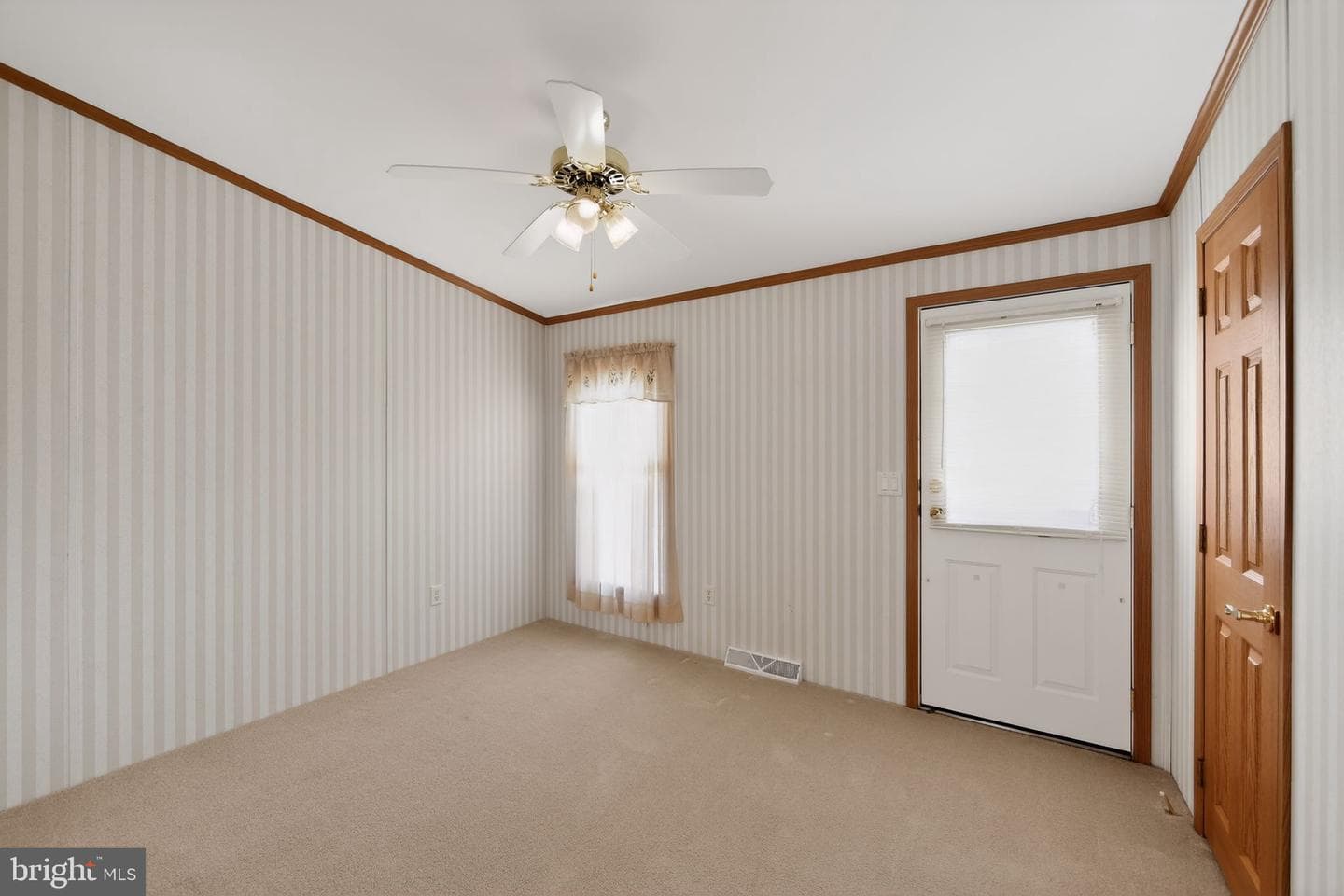 405 Village Way photo 24