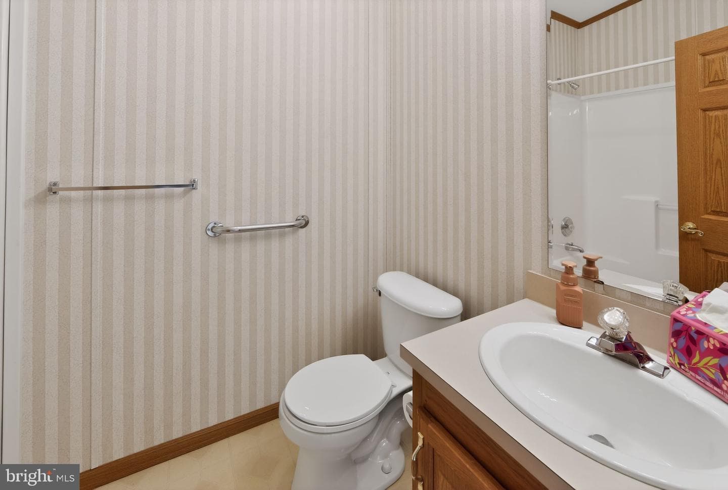 405 Village Way photo 25