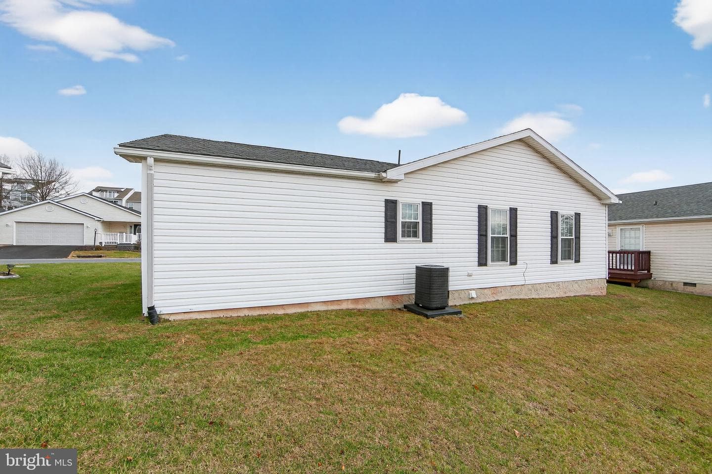 405 Village Way photo 30