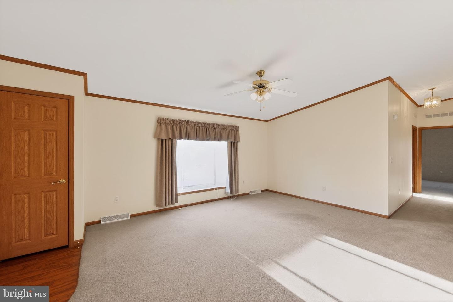 405 Village Way photo 6