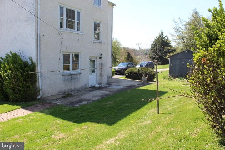 281 E Matsonford Road photo 2
