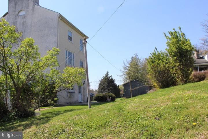 281 E Matsonford Road photo 3