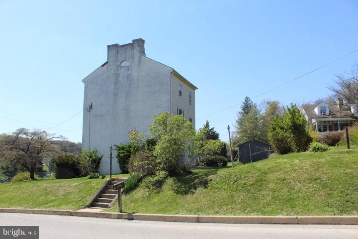 281 E Matsonford Road photo 7