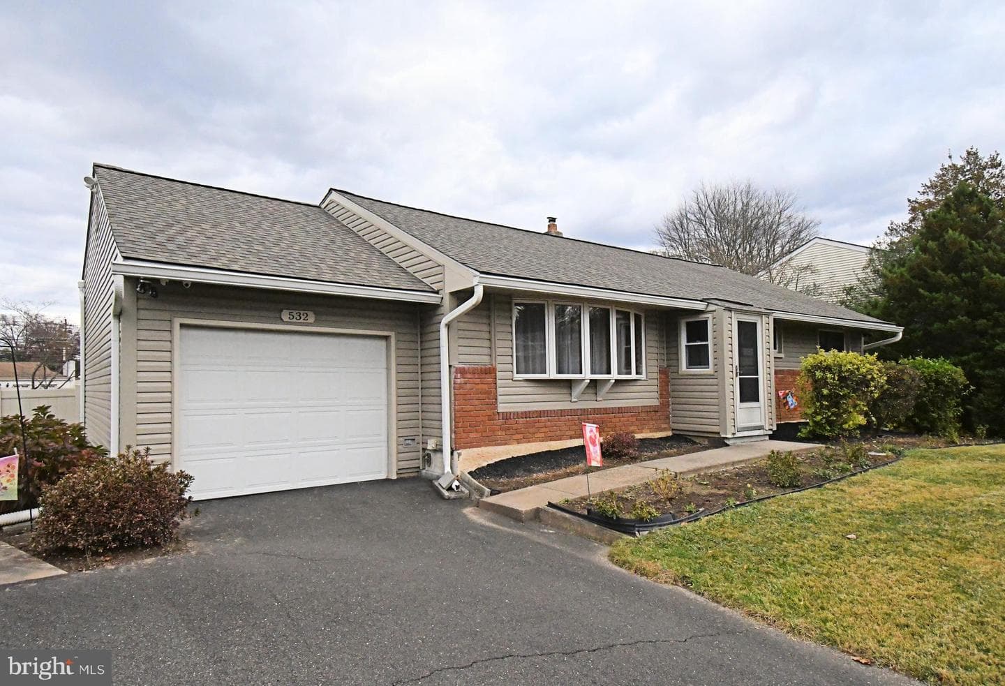 532 Sherwood Lane photo 2