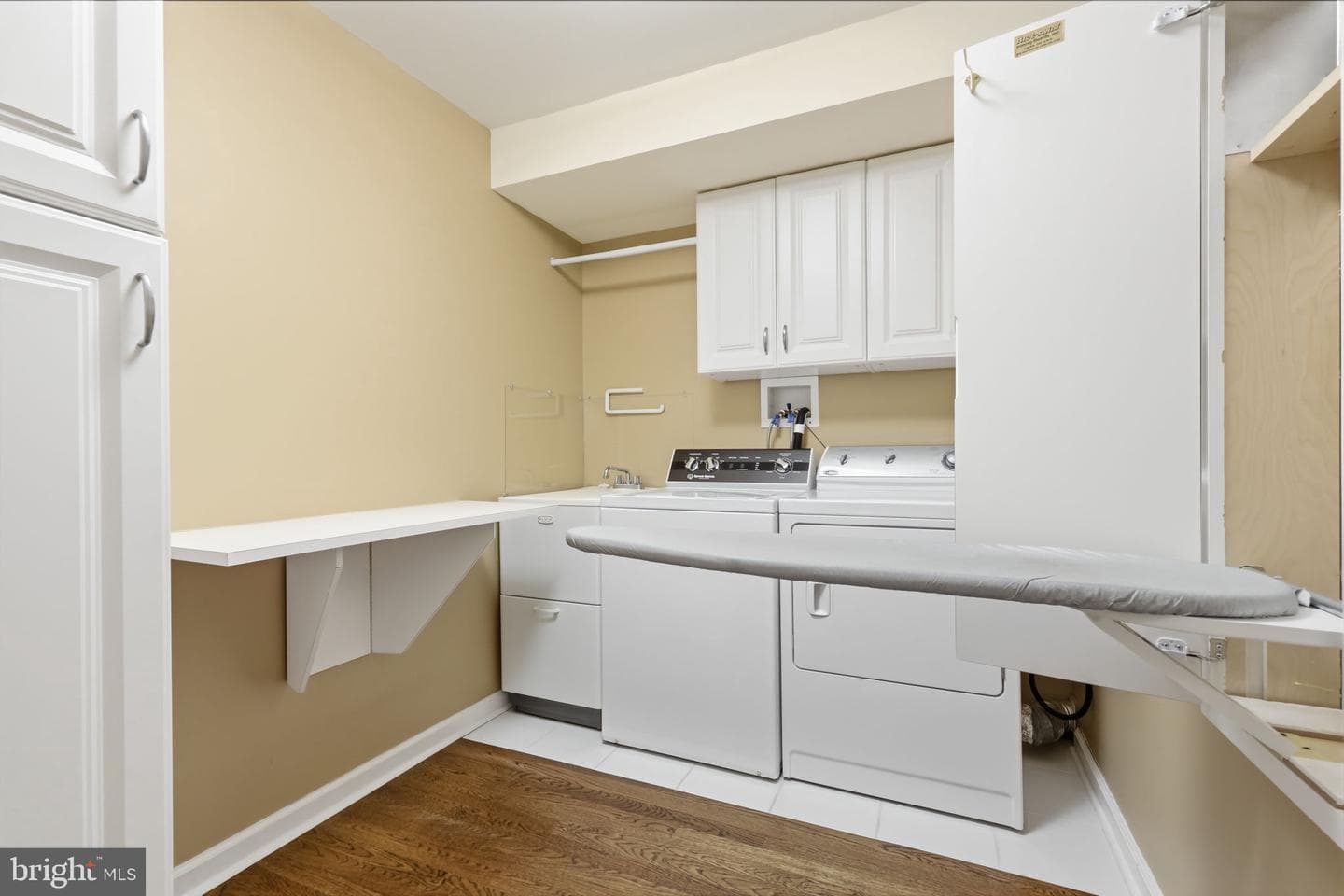 320 E Ormandy Place photo 37