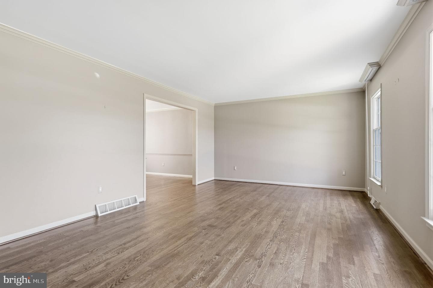 320 E Ormandy Place photo 9